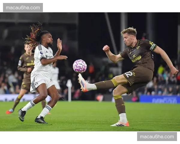 富勒姆边中结合战术执行到位 威尔逊内切射门展现个人能力